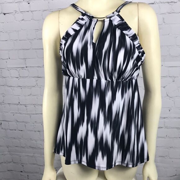 Trimshaper Fitness Swim Top, sz 10 EUC Bra Adjust - Picture 1 of 7